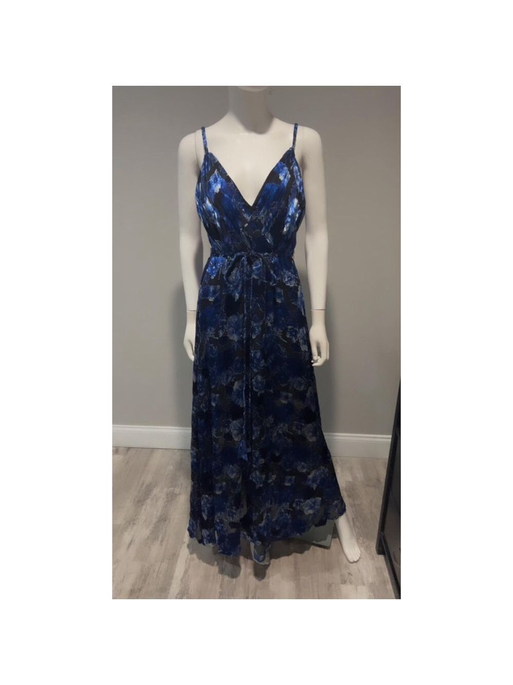 Alice + Olivia Blue Samantha Wrap Maxi Dress Size 6 - Picture 6 of 13